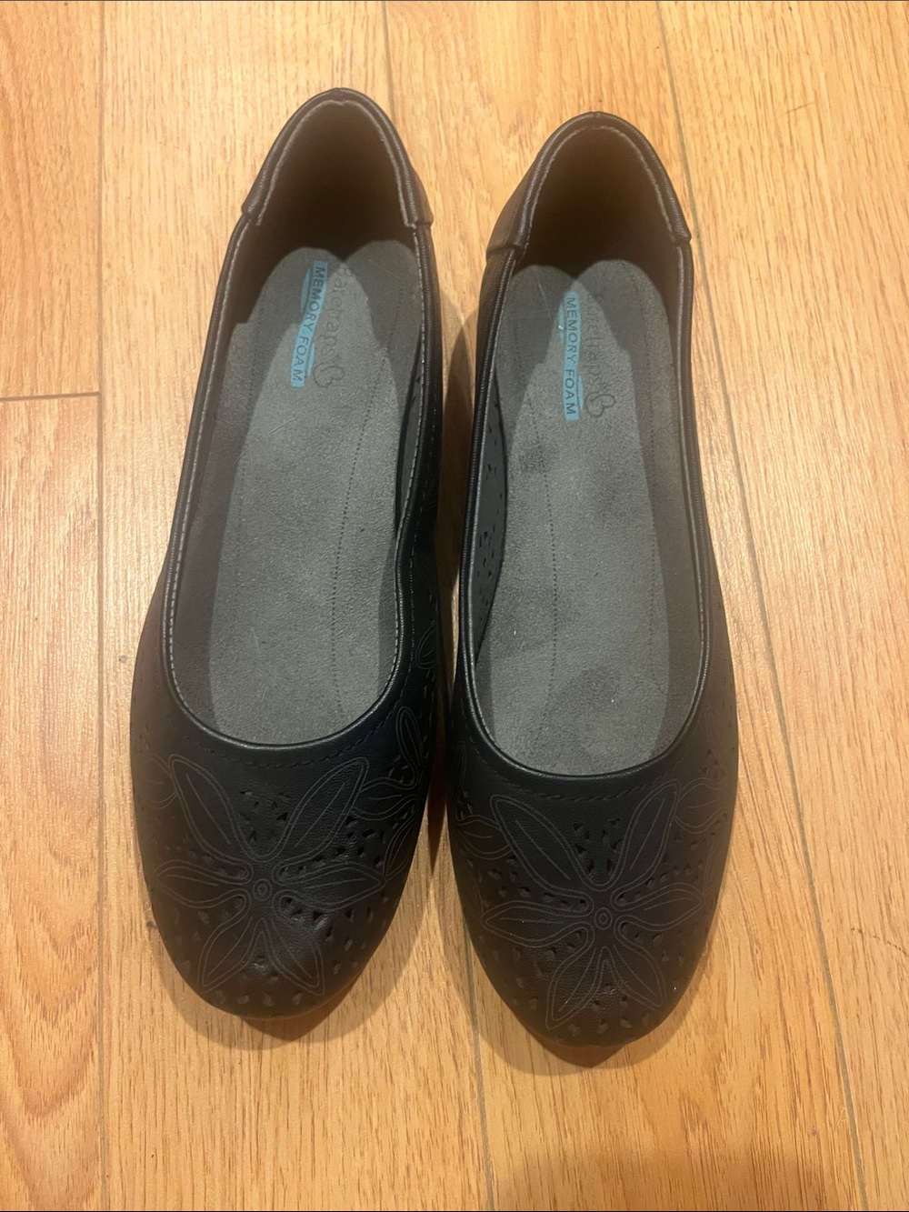 BareTraps Black Floral Cutout Slip-On Flats